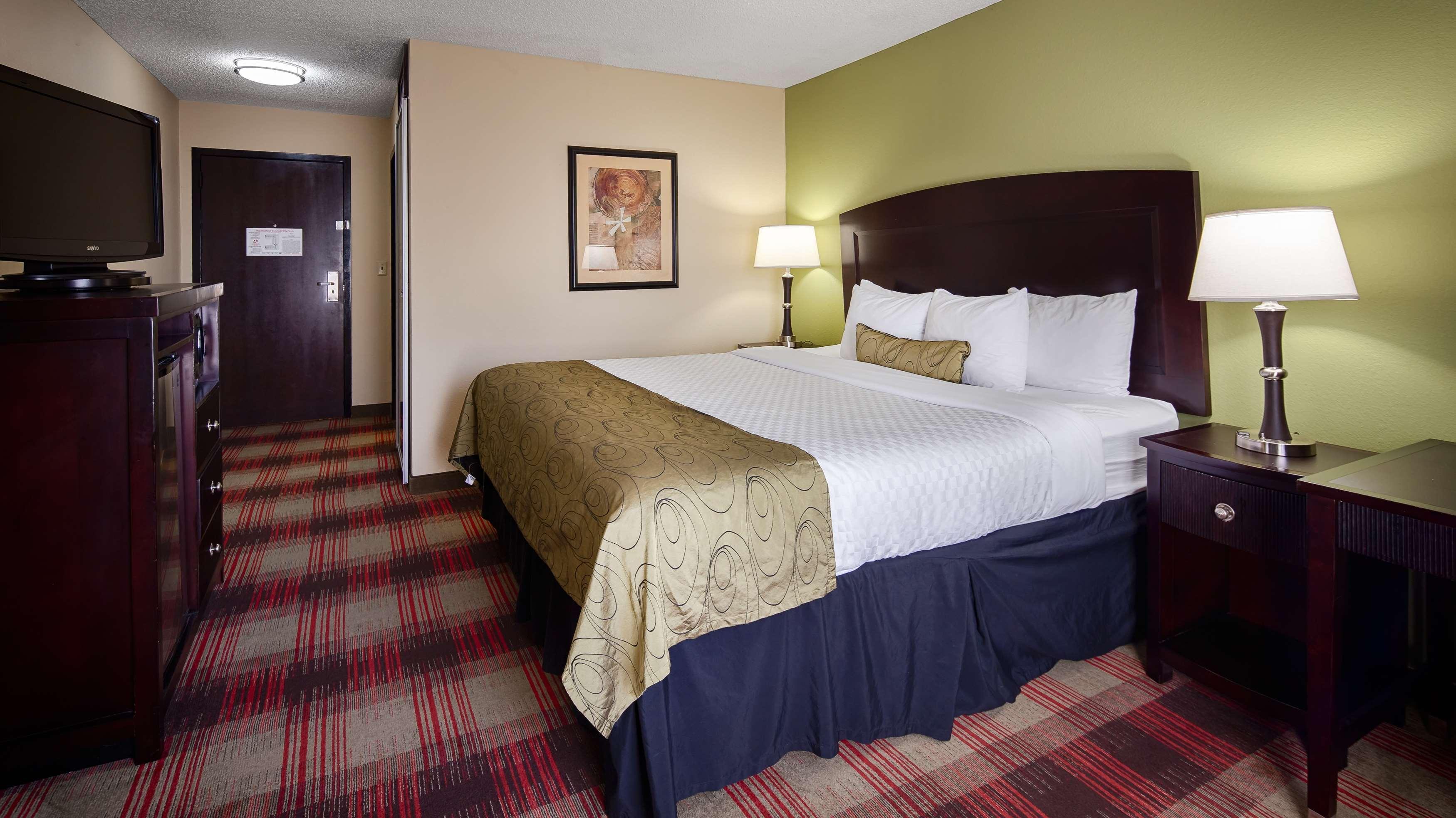 Best Western Plus Addison/Dallas Hotel Экстерьер фото