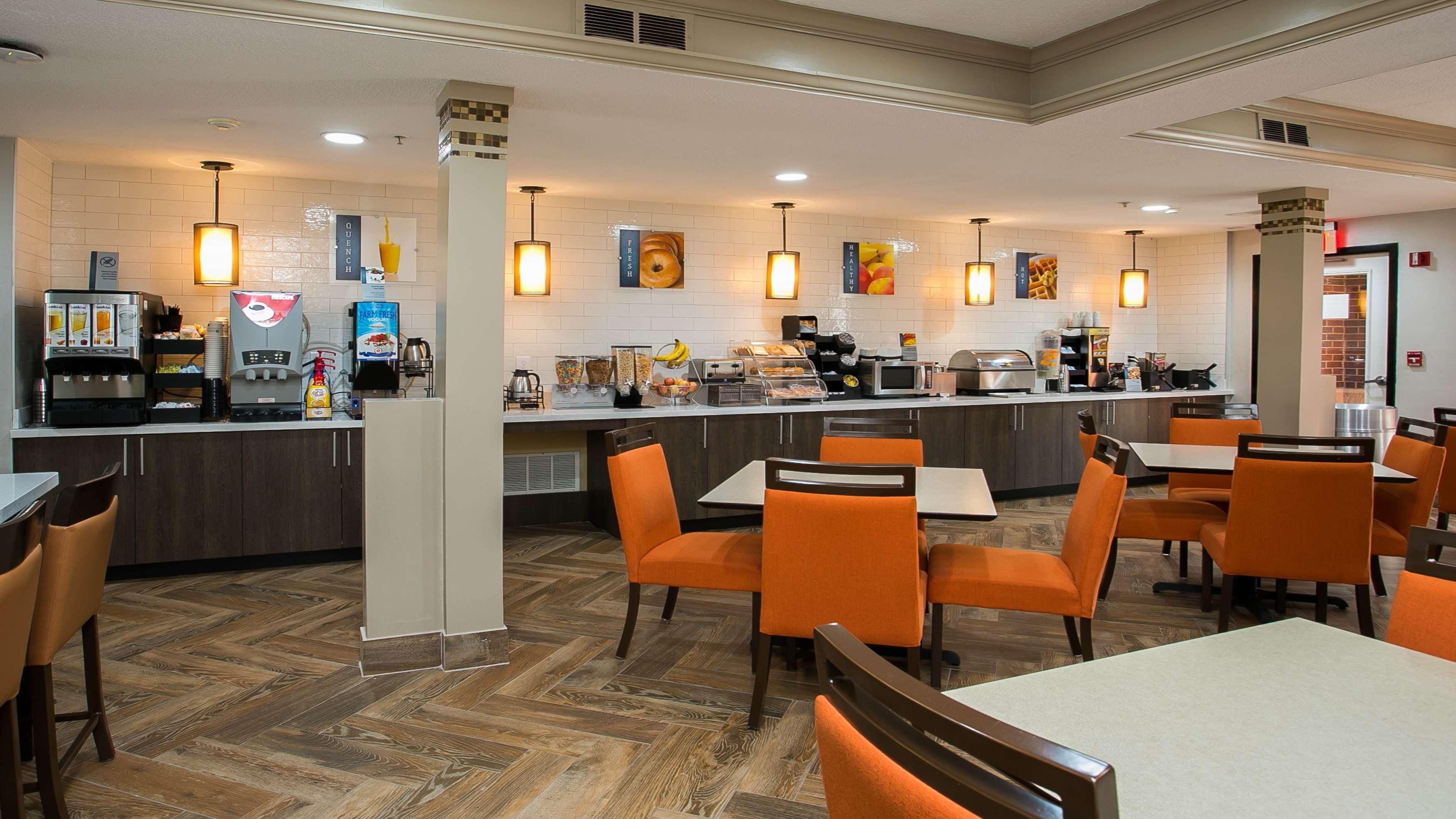Best Western Plus Addison/Dallas Hotel Экстерьер фото