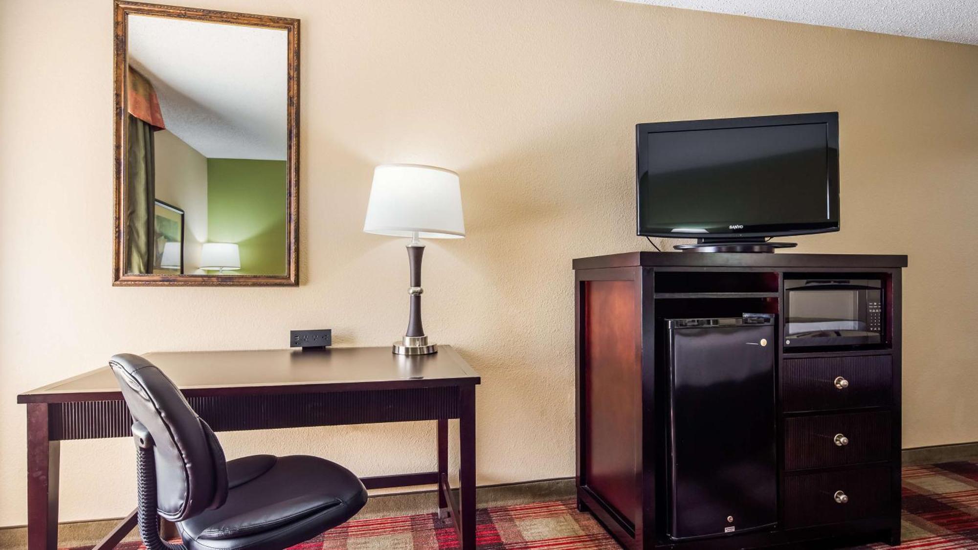 Best Western Plus Addison/Dallas Hotel Экстерьер фото